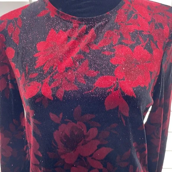 WHITE STAG Beautiful shiny maroon top - Picture 2 of 6